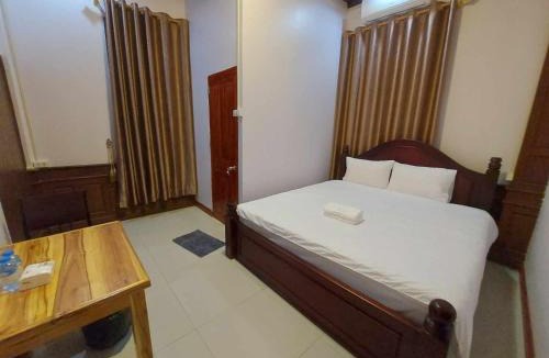 Vang Vieng Hotel | Inthavong Hotel/Guest House