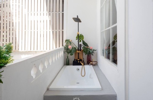 Old Phuket Town Hotel | Isara Boutique Hotel and Cafe