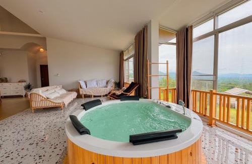Pak Chong House | Jacuzzi mine hills