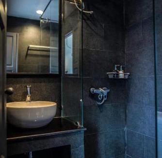 Chana Songkhram Bed & Breakfast | JamPark City