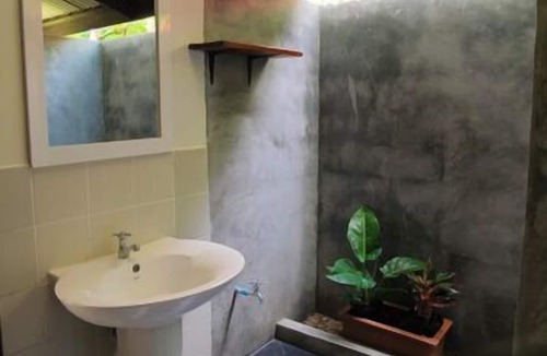 Nuea Khlong Hotel | Joy Bungalow