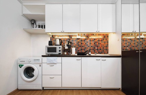 Nana Apartment | King Bed, Park, BTS 5min | Free Parking, Fast WiFi