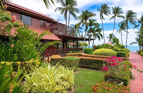 Bang Po Villa | KohSamui Maenam beachfront villa Thai style