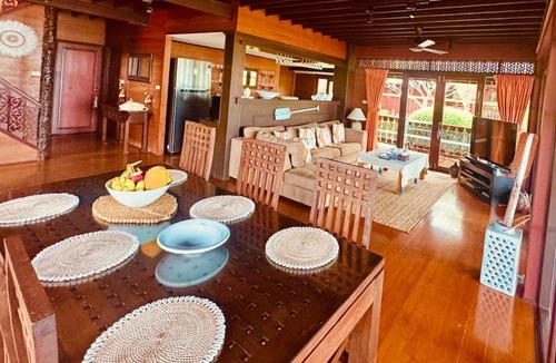 Bang Po Villa | KohSamui Maenam beachfront villa Thai style
