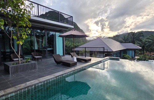 Nong Thale Villa | Krabi Green Hill Pool Villas