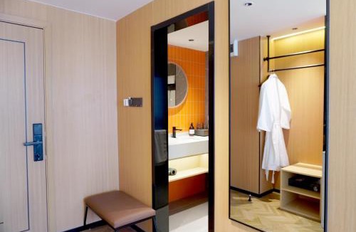 Ratchadaphisek Hotel | L-Seven Hotel