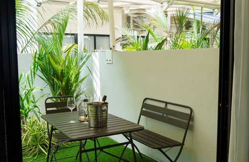 Laguna House | Laguna Park Townhouse in the Heart of Laguna