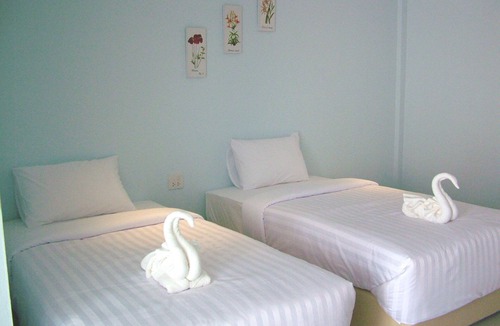 Chom Bueng Hotel | Lake Scene Resort