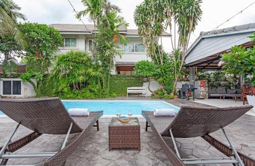 Chang Phueak Villa | Lanna Oasis Pool Villa near Nimman 5 min