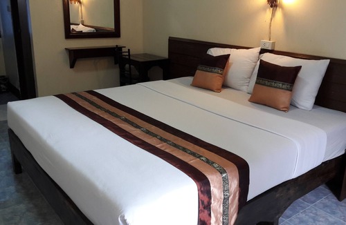Chang Khlan Hotel | Lanna Thai Guesthouse