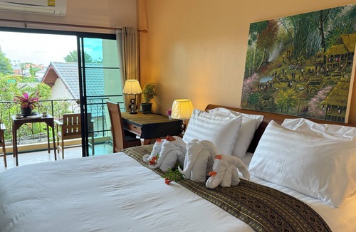 Wua Lai Apartment | Laph Kham House