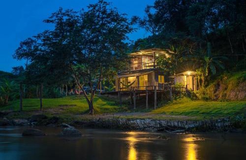 Mae Wang House | Le Cher campsite & homestay