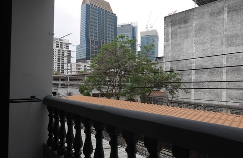 Thung Maha Mek Apartment | Lee Home Bangkok
