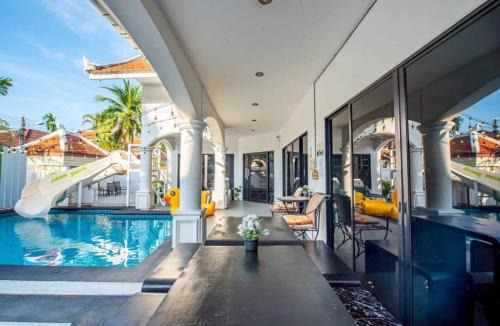 Na Chom Thian Villa | Lemon beach pool villa