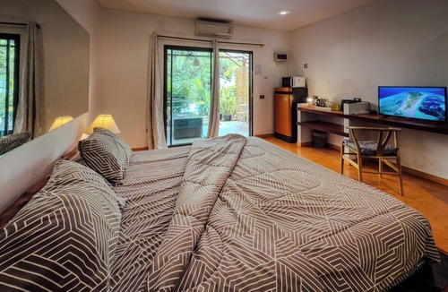 Nai Harn Resort | Leon Oasis resort: 3 Pool Bungalows on Nai Harn beach road, Rawai, Phuket