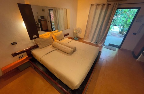 Nai Harn Resort | Leon Oasis resort: 3 Pool Bungalows on Nai Harn beach road, Rawai, Phuket