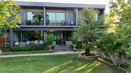 San Sai House | Live Specialty House