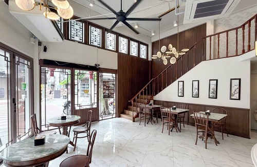 Talat Noi Hostel | Loftel 22 Hostel