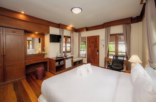 Haad Yao Resort | Long Bay Resort