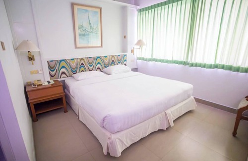 Khao Sam Yot Hotel | Lopburi Inn