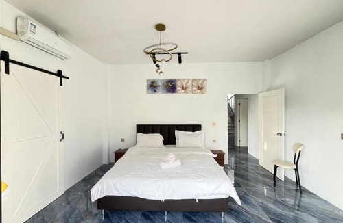 Pattaya Bay Villa | lovely pool villa,9 BR,snooker,BBQ