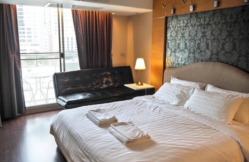 Khlong Toei Nuea Condo | Luxurious 5-Bedroom Condo in Central Bangkok with Rooftop Pool