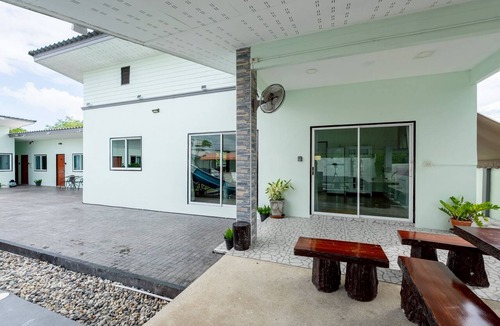 Pong Villa | Luxurious 12-bedroom Villa Retreat in Tambon Pong, Thailand