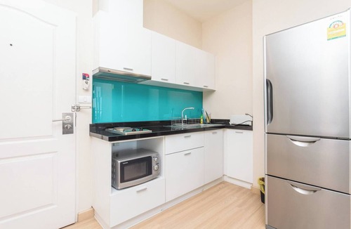 Khlong Ton Sai Apartment | Luxurious 2-Bedroom Apartment Near Chao Phraya River