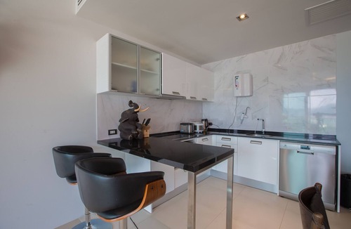 Patong Apartment | Luxurious 4-Bedroom Apartment with Stunning Patong Bay Views