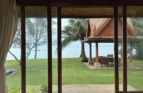 Taling Ngam Villa | Luxurious 4bd Thai style beachfront escape