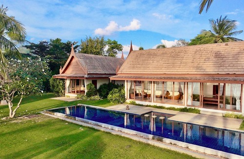 Taling Ngam Villa | Luxurious 4bd Thai style beachfront escape