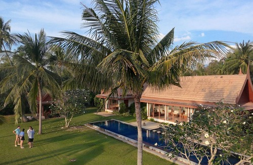 Taling Ngam Villa | Luxurious 4bd Thai style beachfront escape