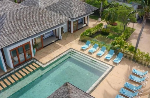Na Thon Villa | Luxurious & spacious 5-bedroom beachfront villa in Nathon with infinity pool, fitness room, and spa