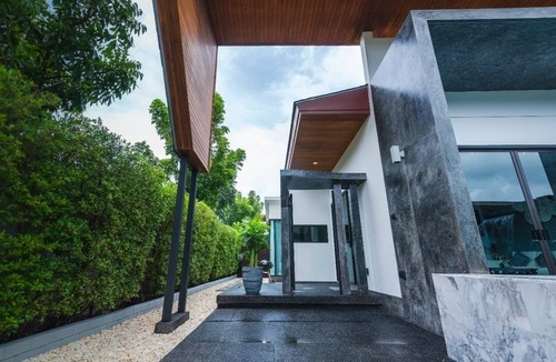 Chalong Villa | Luxury 1 Bedroom Private Pool Villa At Chalong