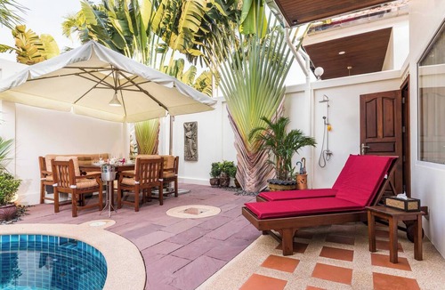 Jomtien Villa | Luxury 2BR Pool Villa Pratamnak Soi5- 50m to Beach