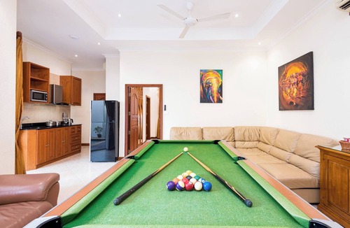 Jomtien Villa | Luxury 4BR pool villa Pratamnak Soi5 - 50m to beach