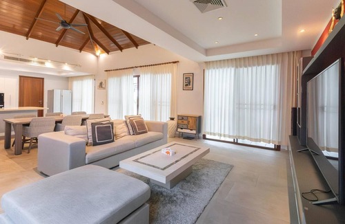 Cherngtalay Villa | Luxury 4BR Villa with Private Pool & Jacuzzi