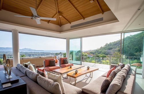 Choeng Thale Villa | Luxury 7 Bedroom Villa In Layan