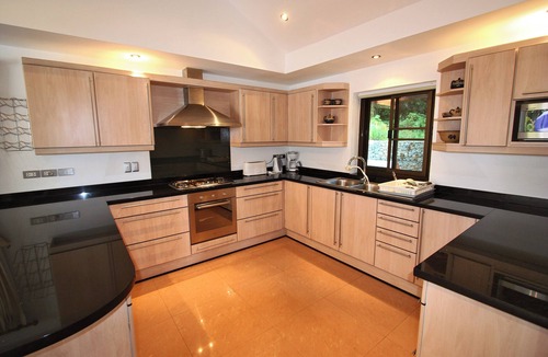 Kata Villa | Luxury Four Bed Villa Jasmine, infinity pool, full staff , chef and breakfasts