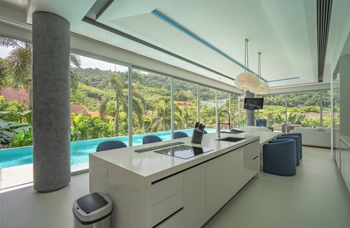Rawai Villa | Luxury Pool Villa in Nai Harn - Villa Solana