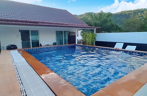 Chalong Villa | Luxury private pool villa