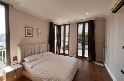 Sukhumvit Villa | Luxury Villa 4BR - 8 Mins to Thonglor BTS