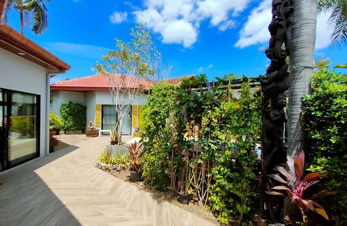 South Pattaya Villa | LUXURY VILLA WITH A VIEW OF TALAY, 400 M FROM THE BEACH - PATTAYA VACATION HOME