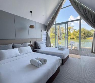 Vientiane Boat Rental | M & R 2 float house