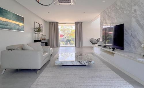 Pong Yaeng Villa | Maerim Luxury 3BR Pool Villa with Mountain View
