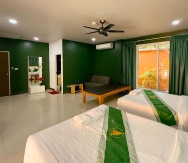 Jomtien Apartment | Magnitude 6 Bedroom Villa In Pratumnak