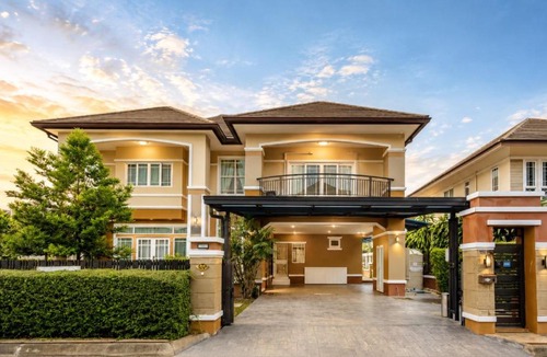 Chiang Mai Villa | MAHI Pool Villa 4BR Near Airport & Old Town