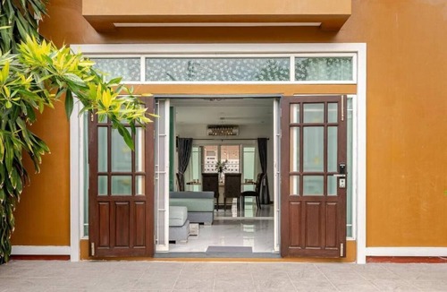 Chiang Mai House | MAHI Pool Villa - 4BR Near Airport & Old Town
