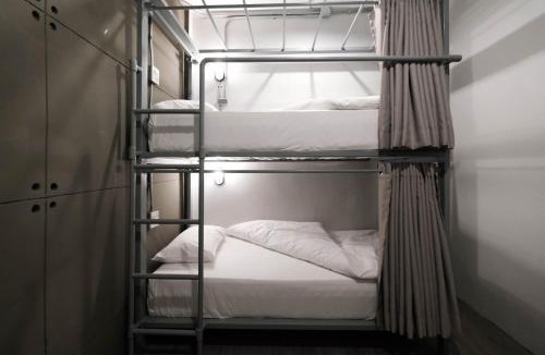 Vientiane Hostel | Man Cave Hostel Vientiane