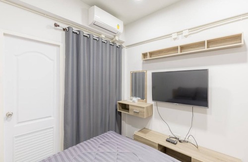 Bang Chan Hotel | MiddleWay House